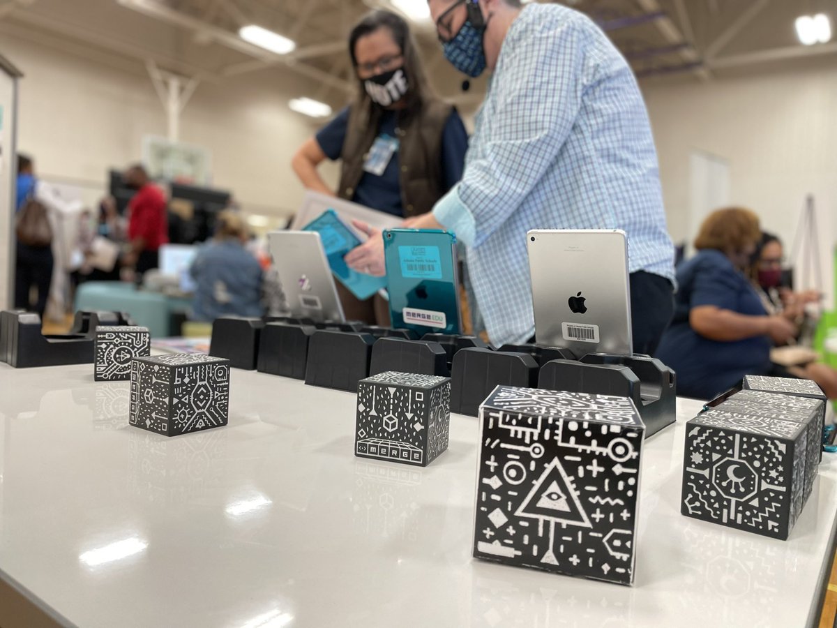 apsupdate's tweet photo. The 2021 APS State of the District included an interactive pre-reception showcasing 21st Century Classrooms + learning experiences! #StateofAPS #APSNext https://t.co/ia55fbJBQ0