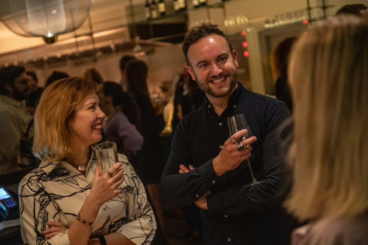 lovieawards's tweet photo. We loved hosting Winners Cocktails last night in London! Thank you to all who attended and also to @pinterestuk for their support in making it happen. Congrats to all of this year's winners and enjoy the photos from the night at https://t.co/iLhOsvJiVw! #lovies #reshapepossible https://t.co/DXRFskz3vh