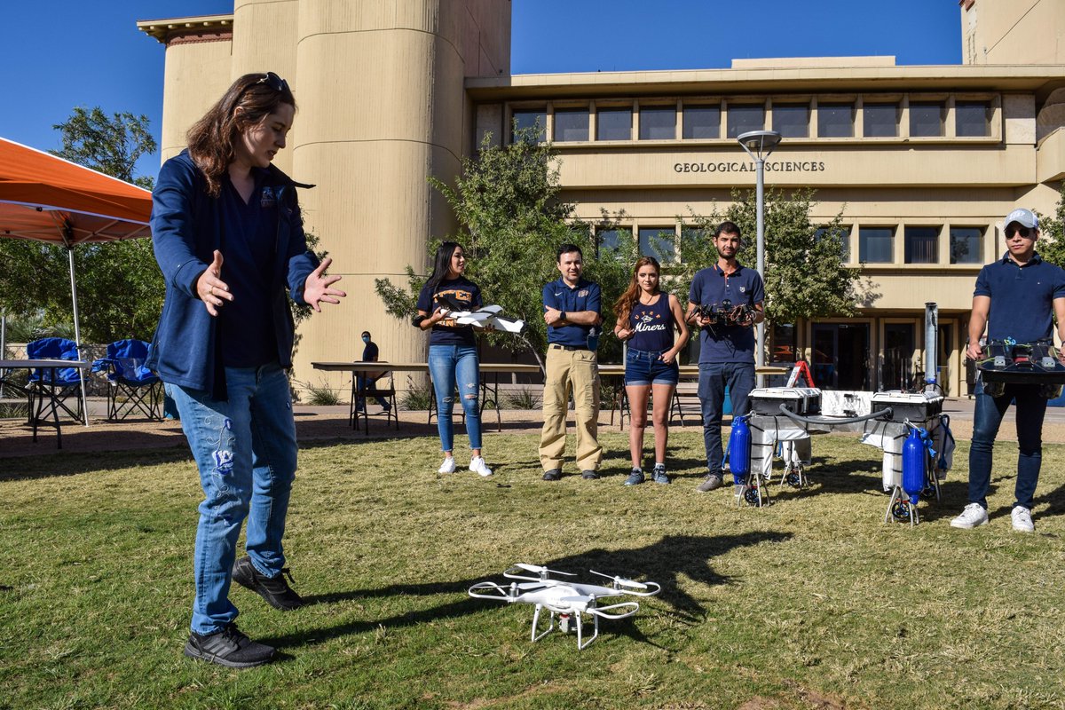 Geosenseutep's tweet photo. A couple of weeks ago, we had the great honor of being present at the Earth Day Celebration at UTEP! We had the opportunity to showcase our fleet, sensors, and were able to talk about our research with visitors, students, and faculty! 😎🌎🤙 #UTEP #EarthDay #Science #GeoSenSE https://t.co/xOKebLJCoV