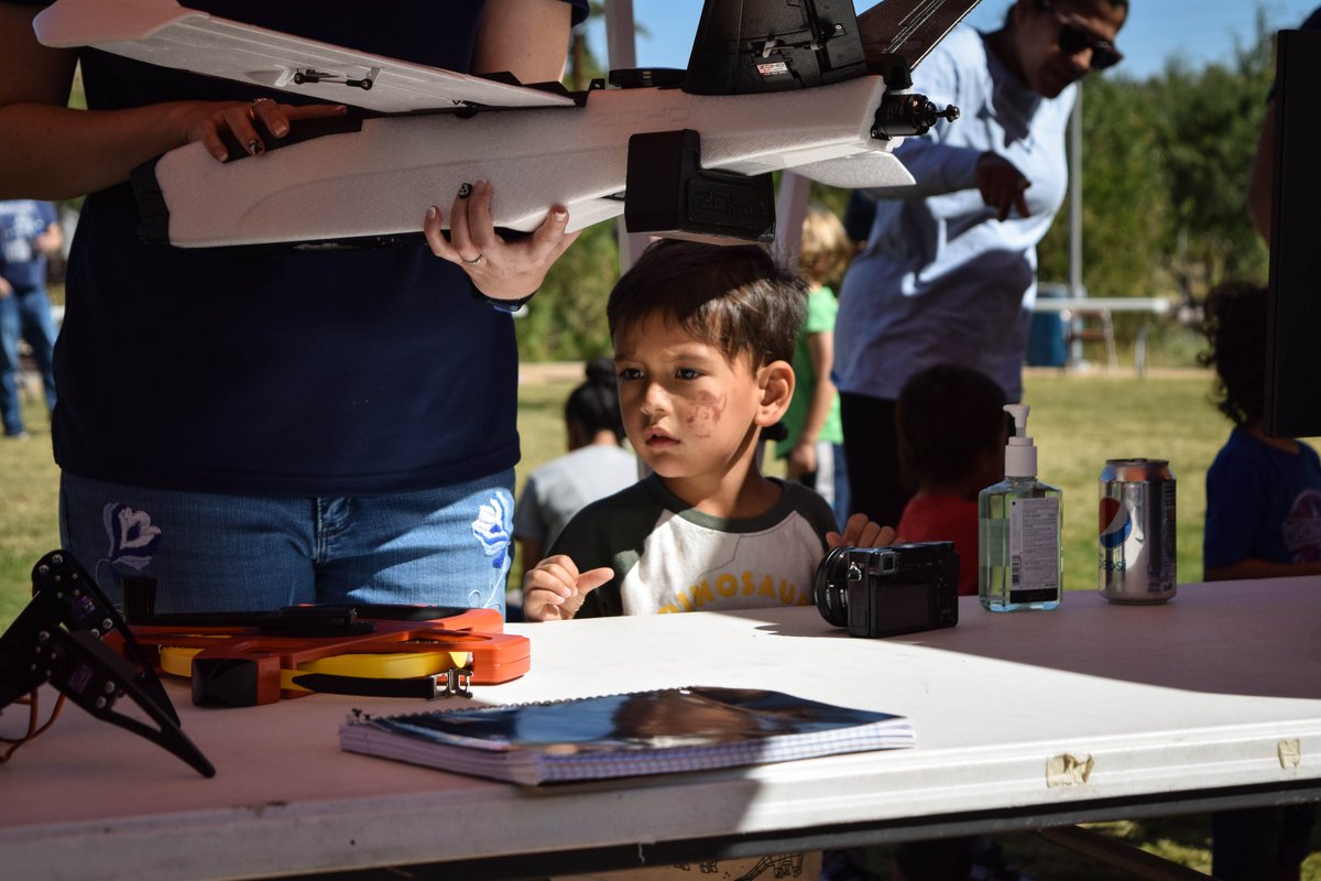 Geosenseutep's tweet photo. A couple of weeks ago, we had the great honor of being present at the Earth Day Celebration at UTEP! We had the opportunity to showcase our fleet, sensors, and were able to talk about our research with visitors, students, and faculty! 😎🌎🤙 #UTEP #EarthDay #Science #GeoSenSE https://t.co/xOKebLJCoV