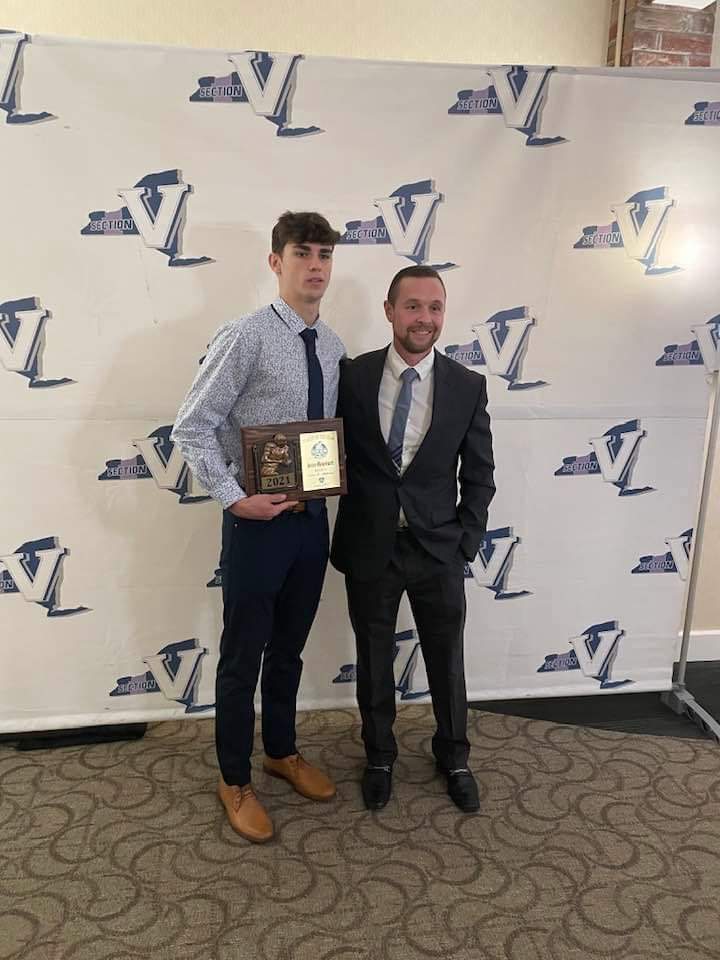 stephenognibene's tweet photo. Congratulations to Jesse and Coach Briggs!
Congratulations to Jesse for being named Section V class B offensive player of the year and to Coach Briggs for being named Coach of the year class B!!
Good luck Saturday Blue Devils!
📸 credits Lori Reinhart https://t.co/3ZEJiUa4Ro