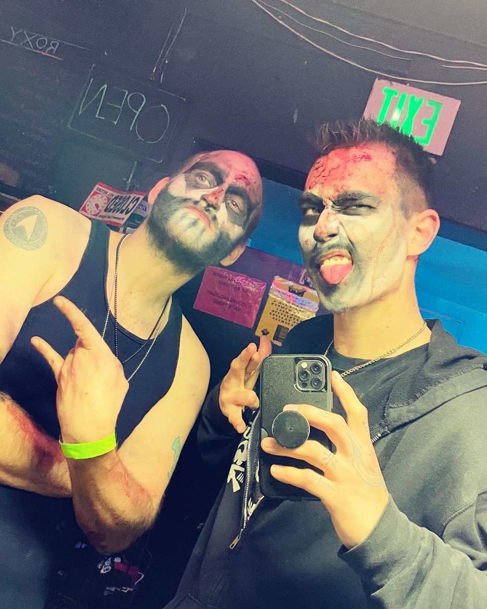 XJKhaos's tweet photo. Last night before and after the neonlites barfites show @theroxydenver Whoop Whoop
#juggalo #indywrestlerlife #prowrestler #supportindywrestling #denver #colorado #deathmatch #mdk
#supportlocaltalents #bookme #travel #primosprowrestling #entertainment #pwc1771 https://t.co/8dwvh5zZUD