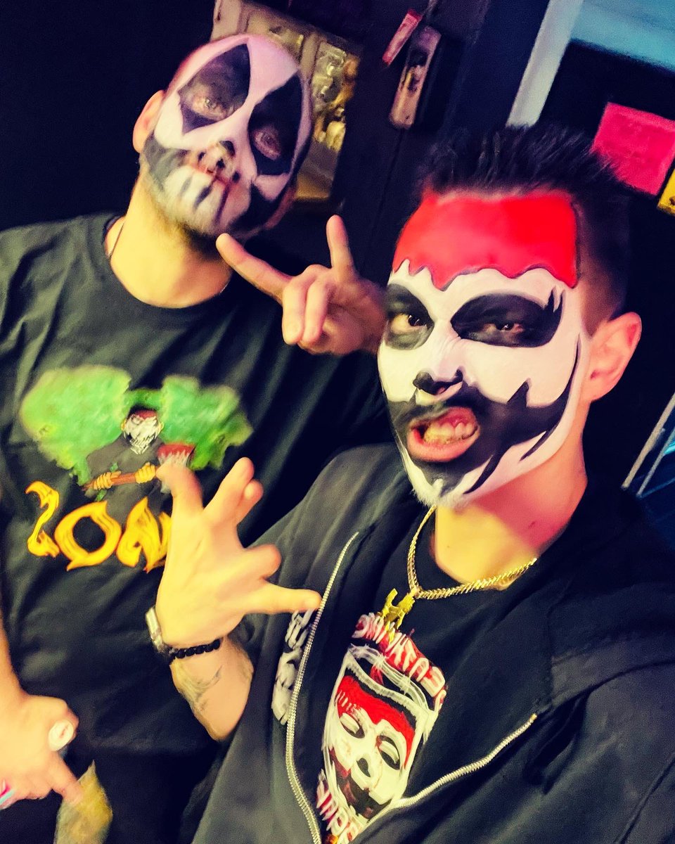 XJKhaos's tweet photo. Last night before and after the neonlites barfites show @theroxydenver Whoop Whoop
#juggalo #indywrestlerlife #prowrestler #supportindywrestling #denver #colorado #deathmatch #mdk
#supportlocaltalents #bookme #travel #primosprowrestling #entertainment #pwc1771 https://t.co/8dwvh5zZUD