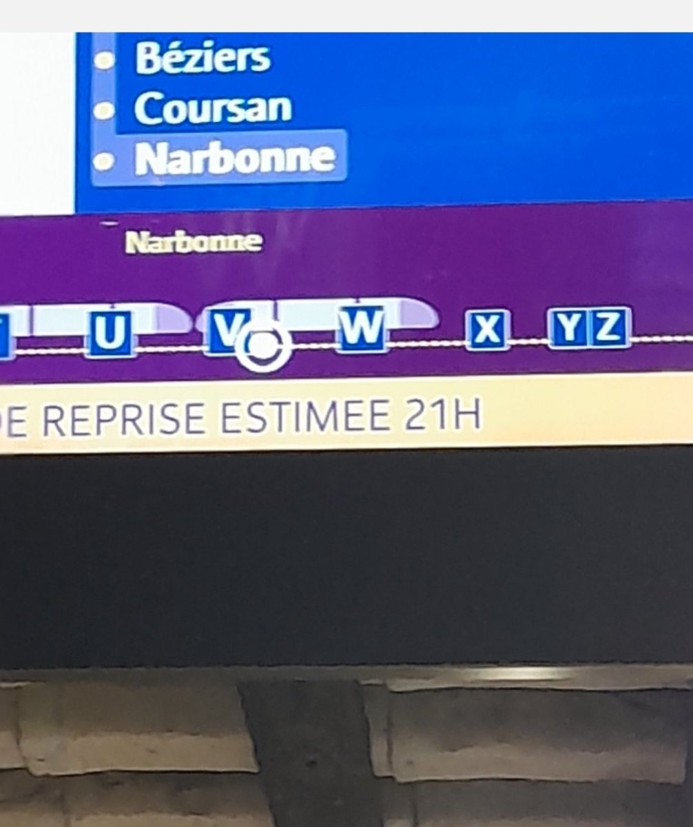 Ysobel777's tweet photo. @lio_train_sncf Il est affiché ça en gare de Montpellier... https://t.co/ksVKLusbeD