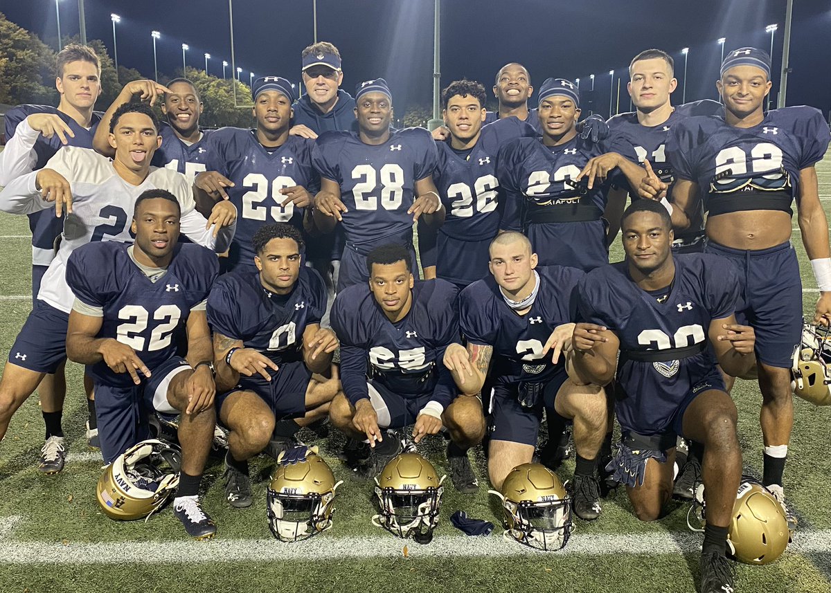 🇺🇸 these 5 front &amp; center found out their Service Selection today!!! I am so Fired Up for them! Their attitude, work ethic &amp; leadership are an example for all! I’m grateful to coach and learn from them!! Thank you for serving our country men, sure love you guys!!!! #AsMakePlays