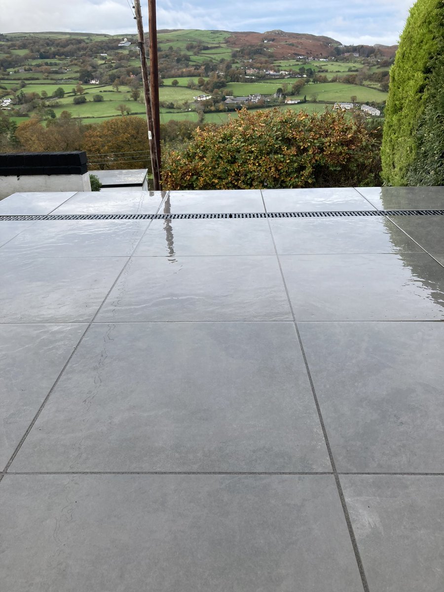 MarshallLandsc's tweet photo. Are to paving installation #marshallsregister #bestbyfar #landscaping #welshviews https://t.co/elvbkrKKoe