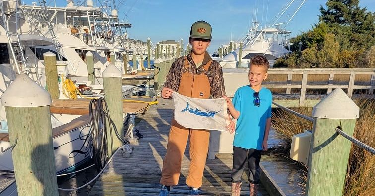 BillfishReport's tweet photo. Pirates Cove, NC - Trophy Hunter released a Blue Marlin. https://t.co/8MuaXyt3xy