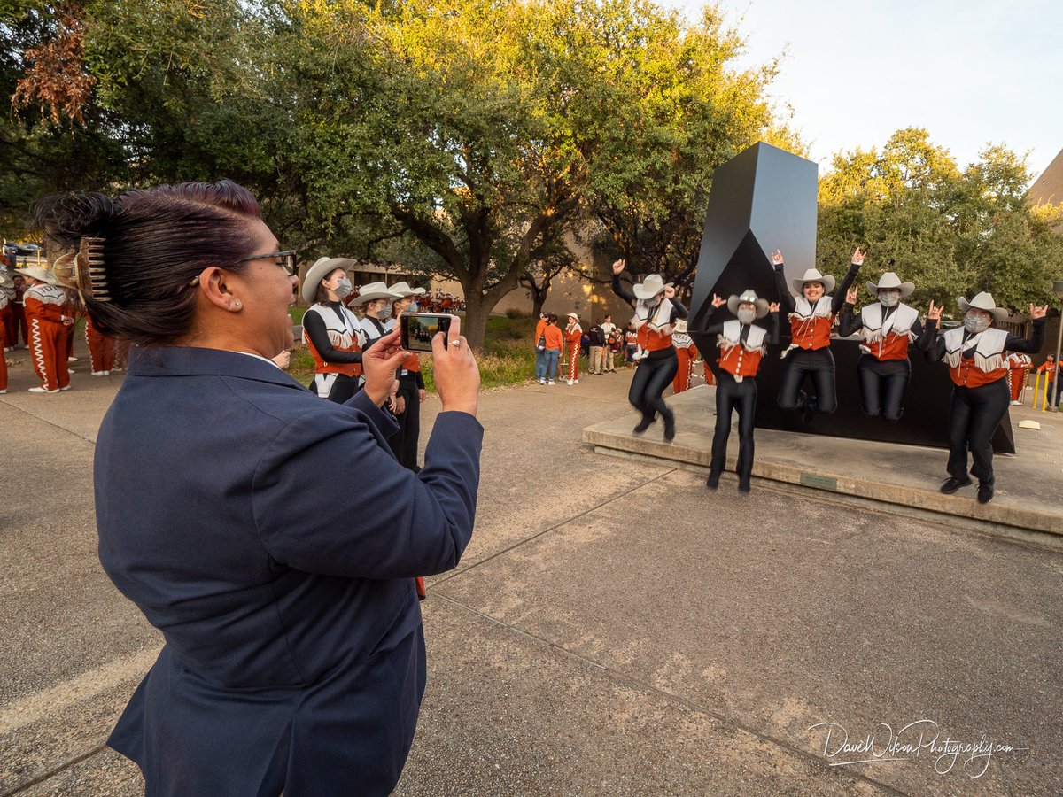 TexasColorGuard's tweet image. The setup:                   The shot: