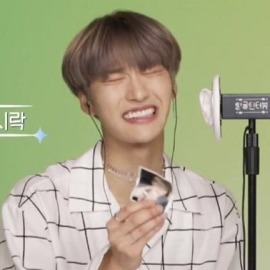 thinkingabtpsh's tweet photo. SOTD ( seonghwa of the day ) https://t.co/pc2HpJ5o1N