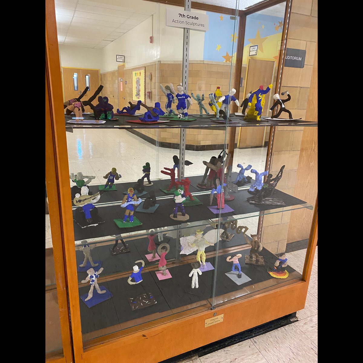 FTSD_Anderson's tweet photo. 3D Action Sculpture by my 7th graders! Students chose an action pose, constructed tin foil armatures, and finally covered with plaster and paint 😍 https://t.co/tth0ar2mHP
