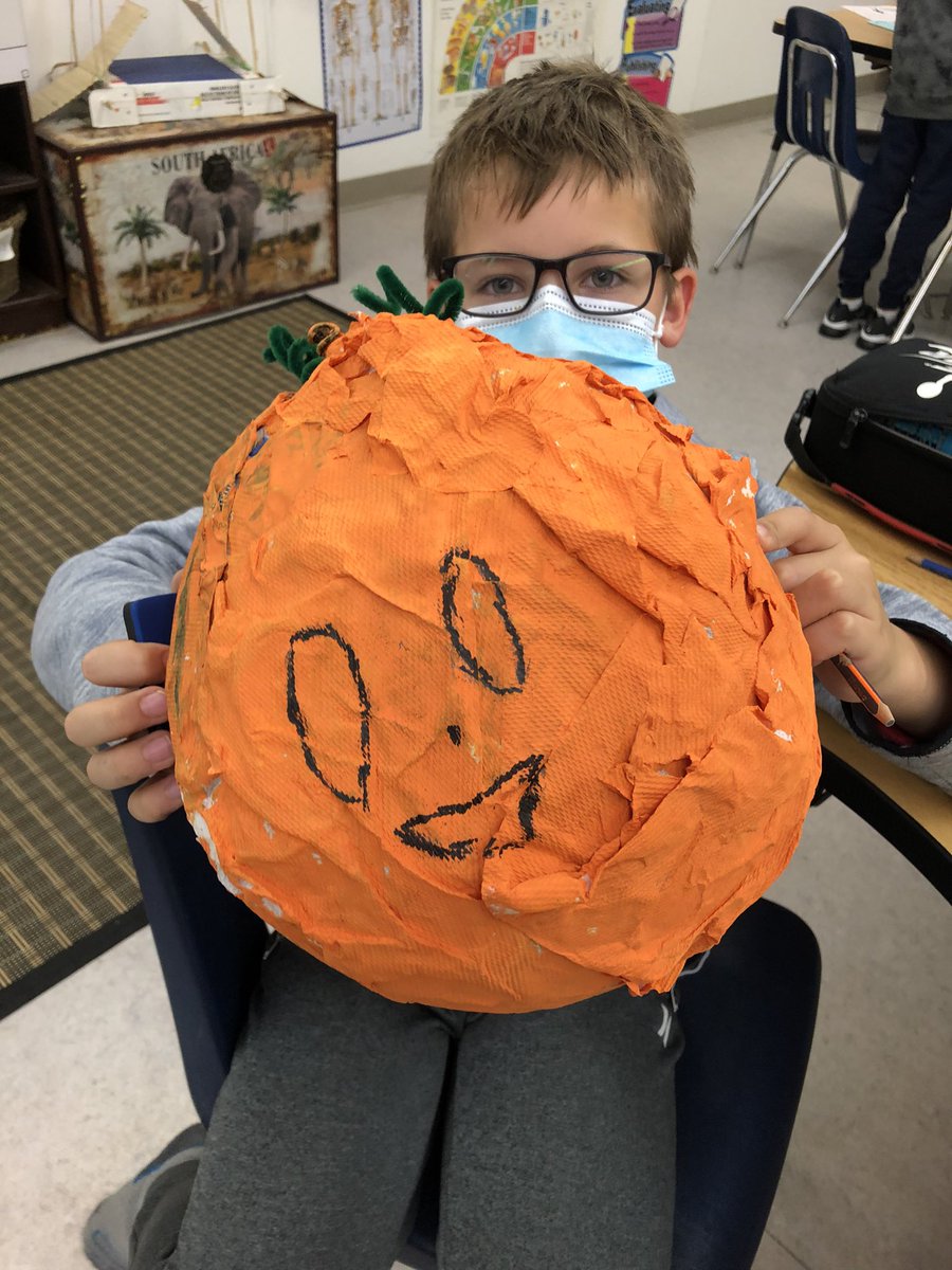 BreanneBeres's tweet photo. @PrideInThePaw 5B couldn’t paint pumpkins this year due to remote so we made paper mache ones instead. Lots of laughs and conversations 😊 https://t.co/ByjwSwKNDh