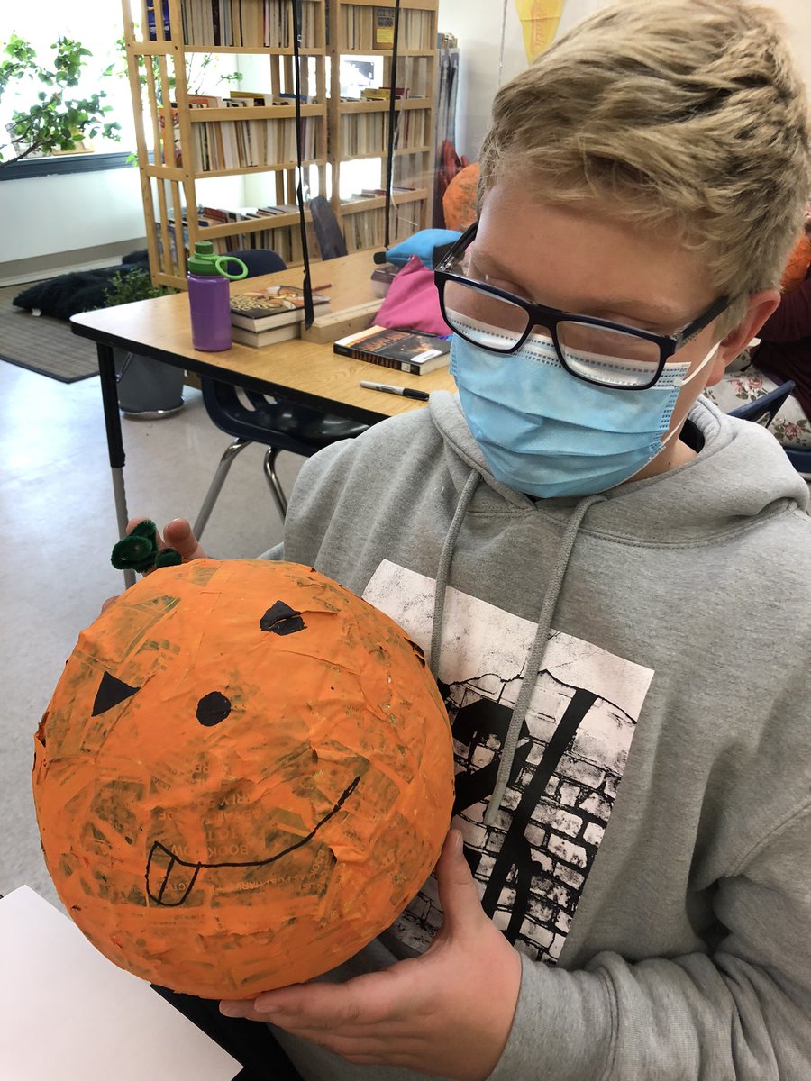 BreanneBeres's tweet photo. @PrideInThePaw 5B couldn’t paint pumpkins this year due to remote so we made paper mache ones instead. Lots of laughs and conversations 😊 https://t.co/ByjwSwKNDh