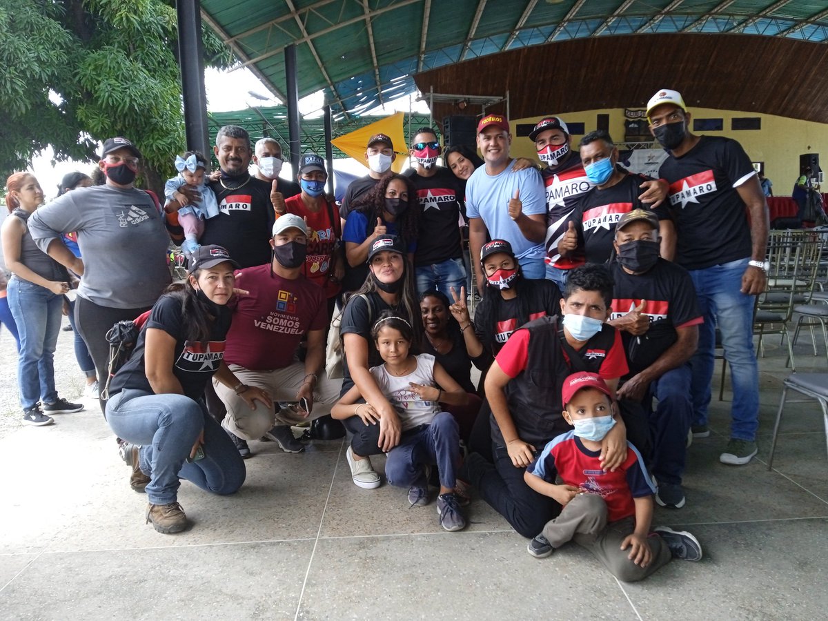 libertador_mrt's tweet photo. En Compañía De Nuestro Dip @DidalcoBolivar Fue hoy jueves el cierre de de campaña de nuestro Candidato Reelecto @regulolacruz , Dónde una vez más Nuestra Unión de alianza perfecta se hizo sentir ¡SALGAMOS A VOTAR ESTE 21N!
#ReguloRepite
#ReguloEsProgreso
#TupamaroRebelde https://t.co/fRm9FKX48u