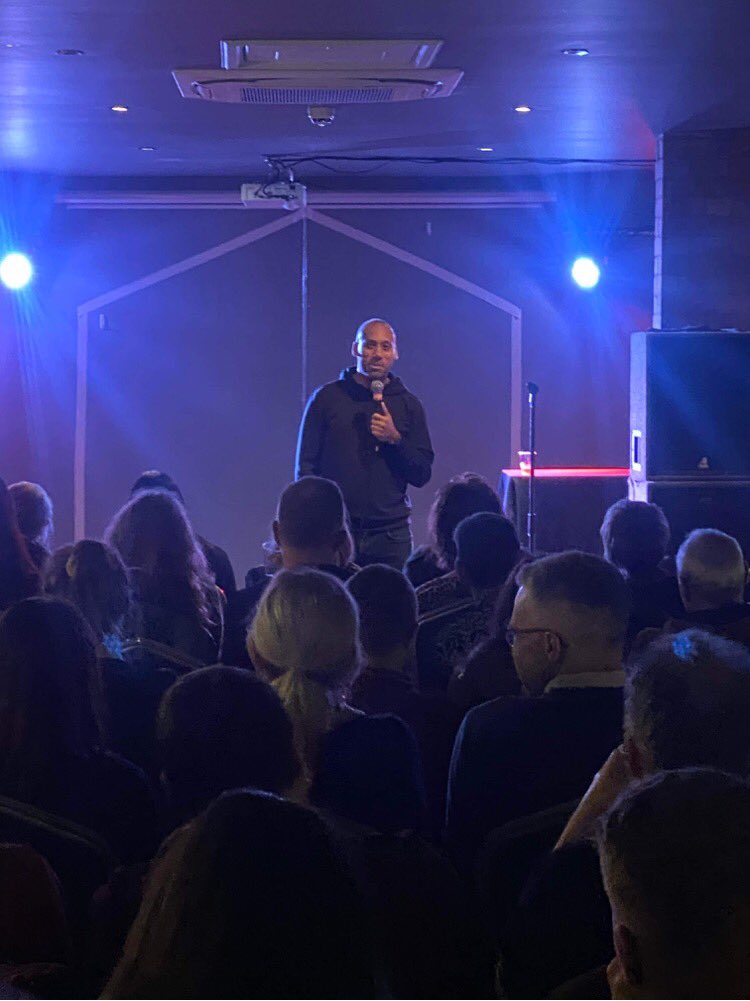 Howlcomedy1's tweet image. WHAT. A. NIGHT. 

Thank you @leroybrito @Eleri_Morgan @PRVix @Arjayeff @HelloSamLloyd for giving us so much to laugh about!

Thanks @TramshedCF hosts 🙌

Thanks amazing audience - so many twists &amp;amp; turns (Drew!💔😱) 

Back 16th Dec! 

🤶 ➡️bit.ly/HowlDec16

xx  @lornacomedy