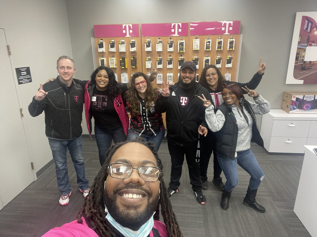 Great visits today! South Bend is doing some amazing things! #BEASTMODE @nlittlefield22 @WBarefield9 @Bre_Tmobile @tglover187