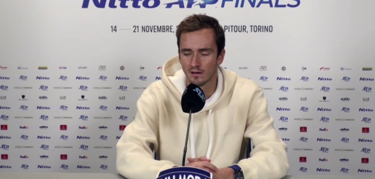 #Medvedev: 'Sicuramente in questa situazione non vuoi giocare tre ore, considerando che sabato hai la semifinale. Nel secondo set ho giocato al 98-99% perché volevo chiudere e andare a casa. Sinner però ha giocato benissimo e non me l'ha permesso'.