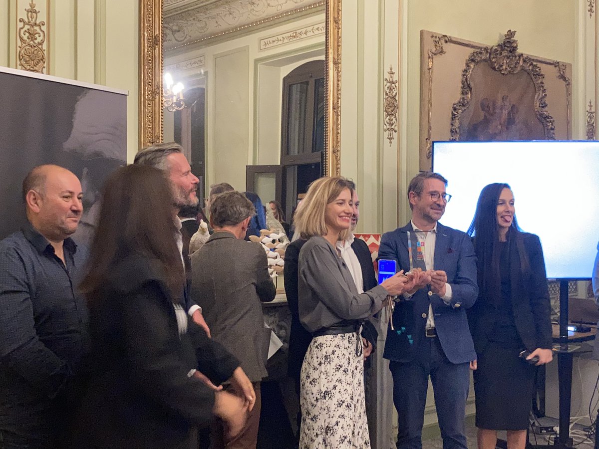 Invest in Provence tweet media