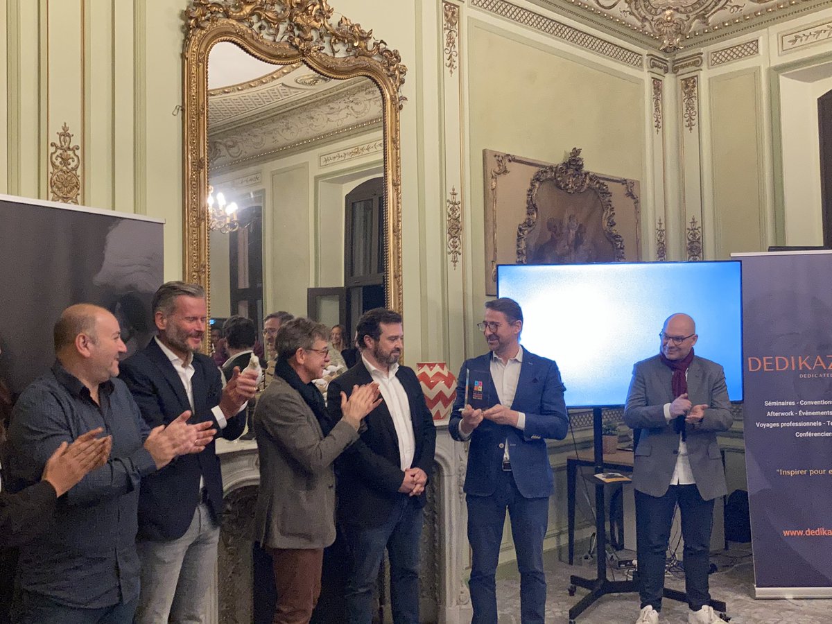 Inauguration de <a href="/startway_SW/">Startway Coworking</a> à Marseille : leur 2ème lieu d’exception dédié au travail collaboratif en centre ville. L'occasion pour Provence Promotion de leur remettre le label #InvestinProvence ainsi qu’à 7 autres entreprises qui ont choisi avec l’agence d’investir en Provence.