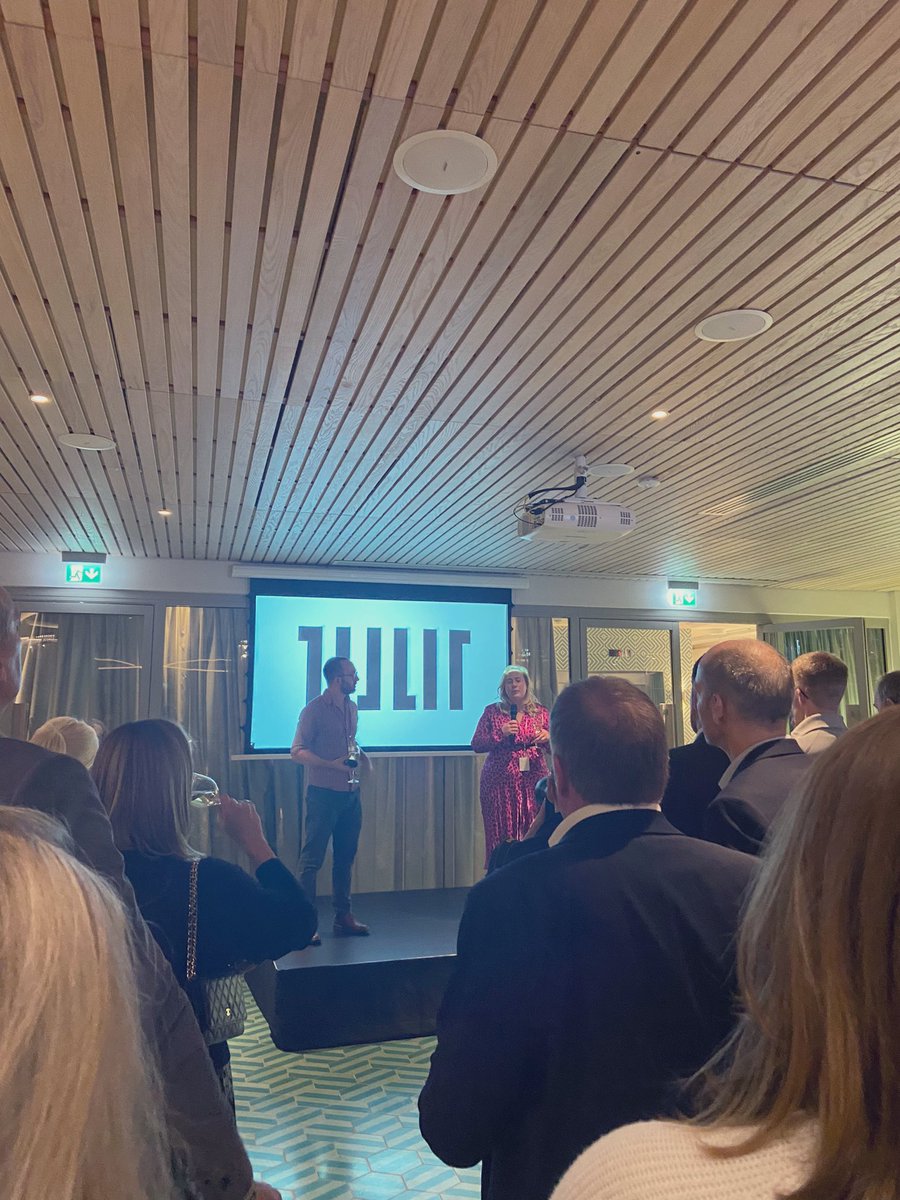 MillennialMaryA's tweet photo. 1 night, 3 Fintech events 🚀✨
1. Great to be at the @tillitinvest launch party 🥳🥳
2. @ninamohanty’s great women in Fintech networking event 😍
3. @MJenkins88’s final London Fintech Happy Hour 2021 and finally got to meet @AnaisCis and @mmazco and so many others IRL ✨ https://t.co/Gws8SUhlEp