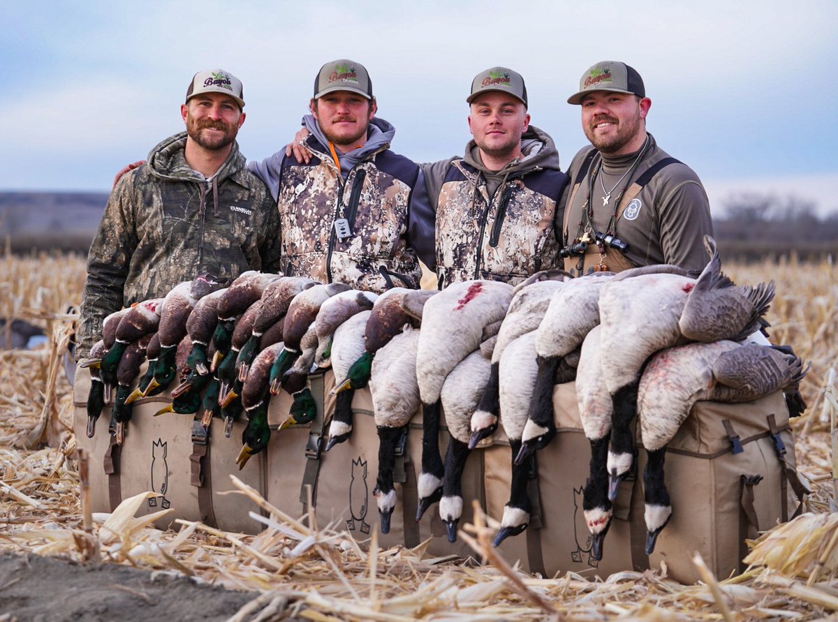 ccduckcall17's tweet photo. This evening hunt was one to remember!! https://t.co/Gv1011DdZG