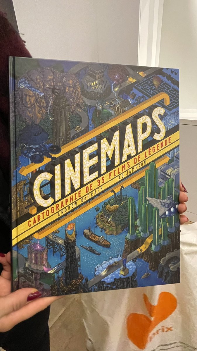 IsabelleUnif's tweet photo. #Cinemaps : Exposition de #AndrewDeGraff très sympathique à la @FrenchPaperArtC sur sa cartographie des déplacements des personnages dans les films cultes. Expo visible jusqu’au 28/11. Le très beau livre, qui en est tiré, est disponible chez @YnnisEditions et achetable sur place. https://t.co/3RHhDRRPbN