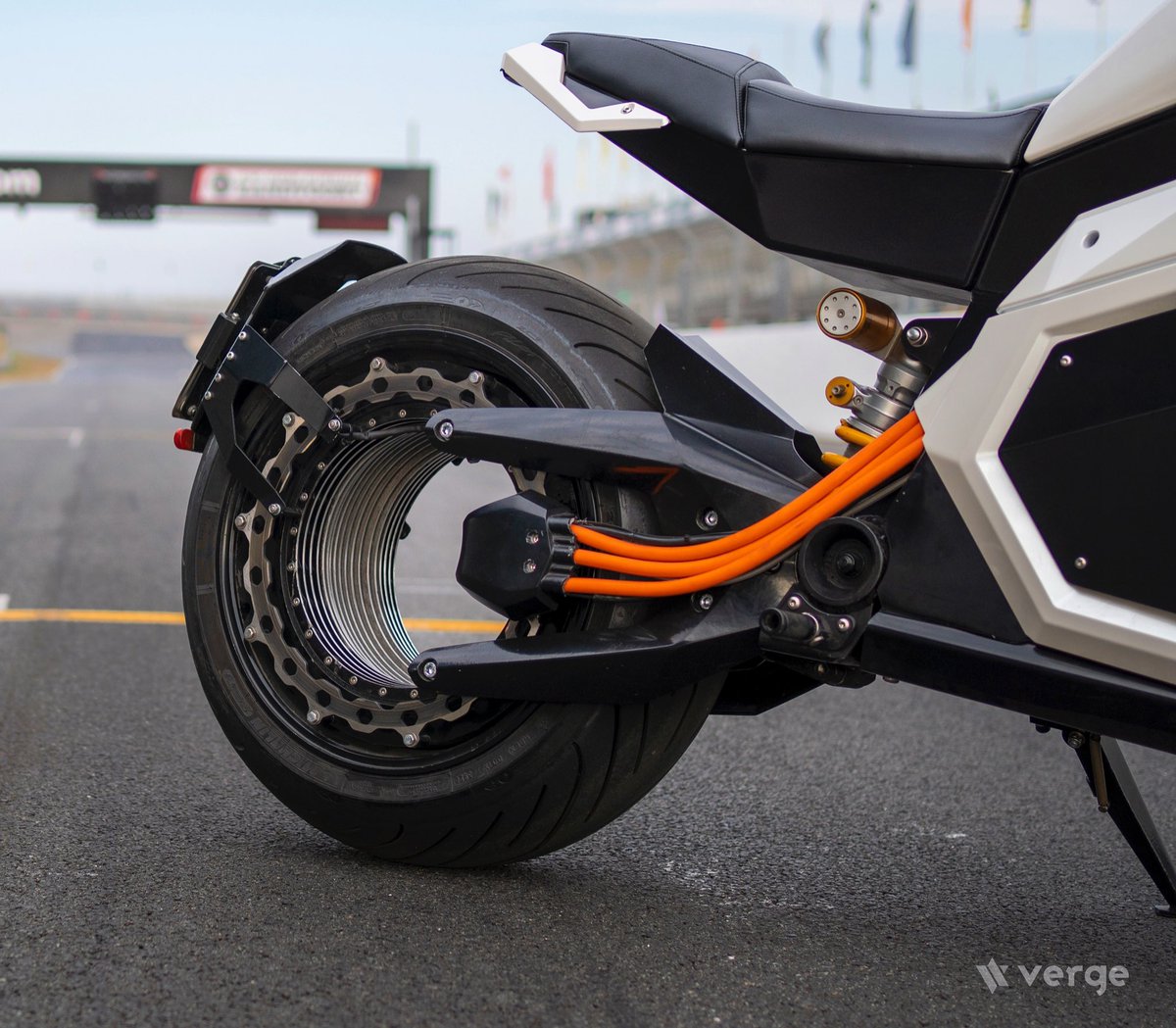 VERGEmotorcycle's tweet photo. What the hole!
Our motor tech is developed and designed in-house.
Doing our little part in changing habits, in our own special way.
#vergemotorcycles #vergets #electricmotorcycles #electricmotorbike #emobility #ev #electricvehicles #motorcycle #motorbike #sustainability https://t.co/vm58csVgcZ