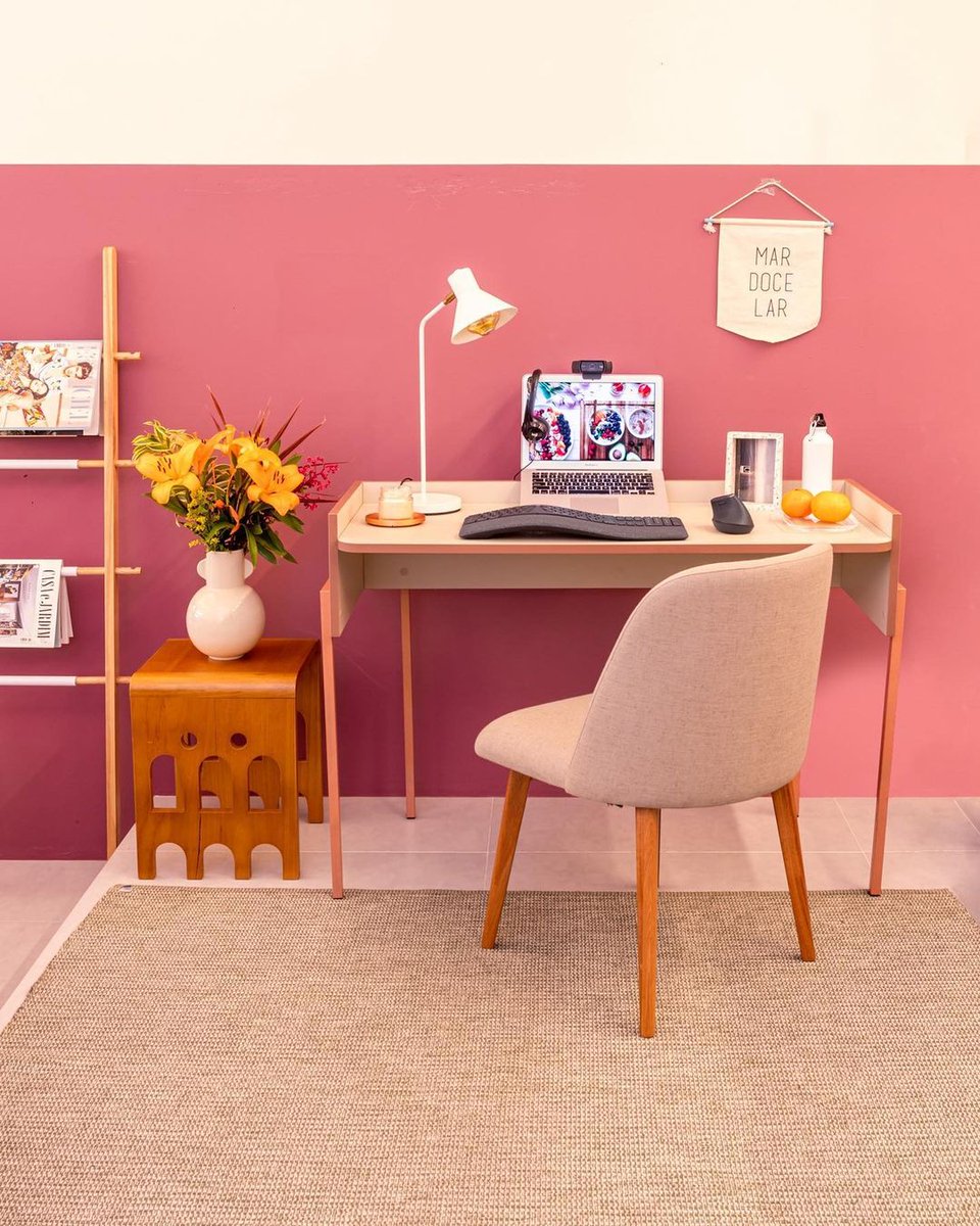 Logitech's tweet photo. Never underestimate the power of pink. 🌸
Combine #ERGOK860 and #MXVertical with your personal design preferences for an instant mood & motivation boost. 🔋 Your well-being comes first.
📸: https://t.co/lqxEmGa30J (IG) https://t.co/LZ3zruslkR