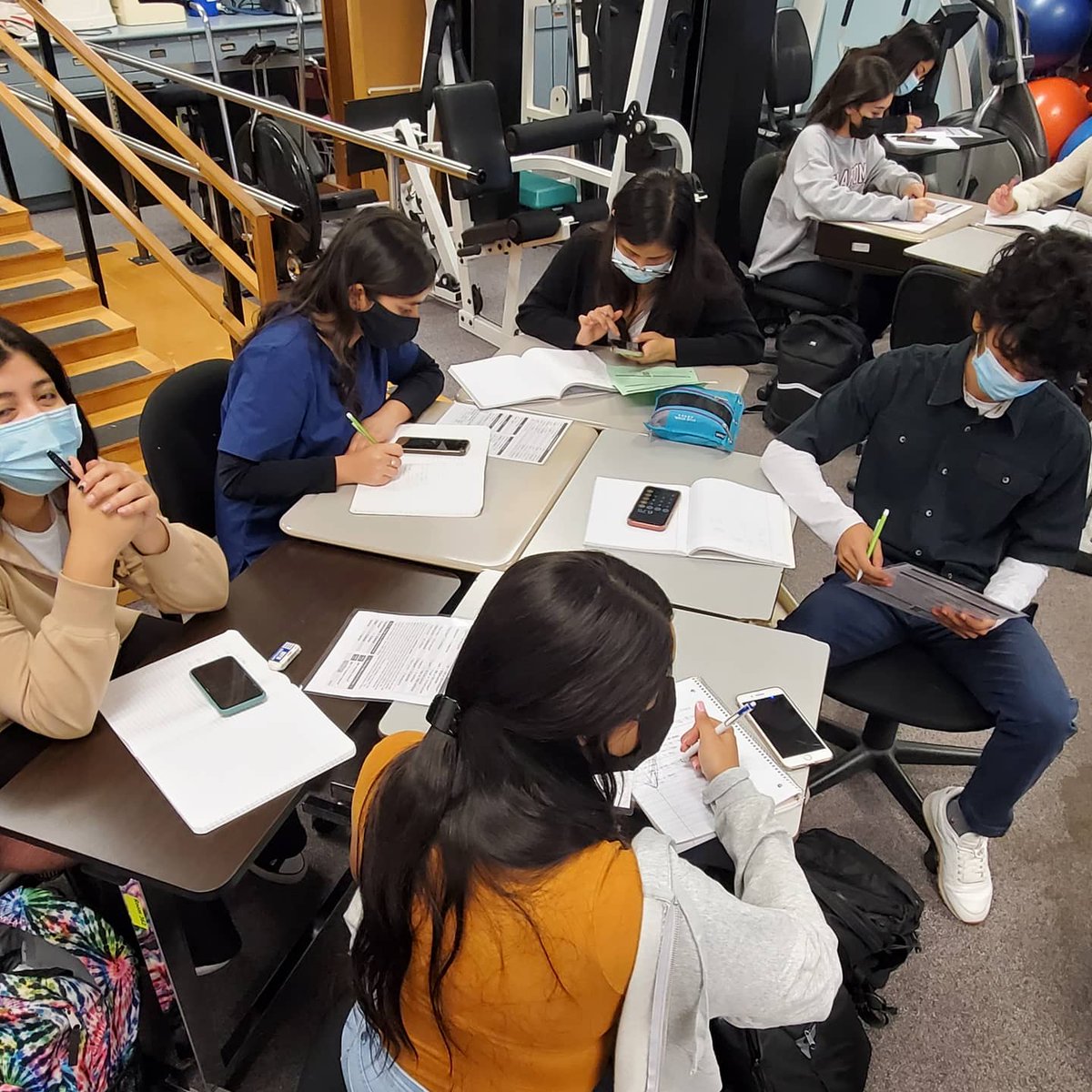 HSHPDallasISD's tweet photo. 𝕎𝕙𝕒𝕥 𝕨𝕖'𝕣𝕖 𝕝𝕖𝕒𝕣𝕟𝕚𝕟𝕘: Med Math students are busy working on measurement conversions, building the skills needed for medication dosages. #medmath #HSHPProud https://t.co/WnTBYFoN5h