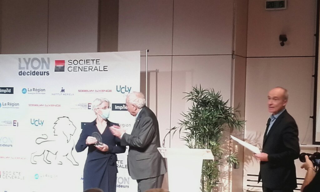 Trophées des #entreprises familiales 2021
Lauréat du prix "International" : EFI Automotive, équipementier #automobile français fondé il y a 85 ans
Prix remis par Alain Mérieux
Une grande fierté! <a href="/InstitutMerieux/">Institut Mérieux</a>
<a href="/LyonDecideurs/">Lyon Décideurs</a>
#AURA #Lyon