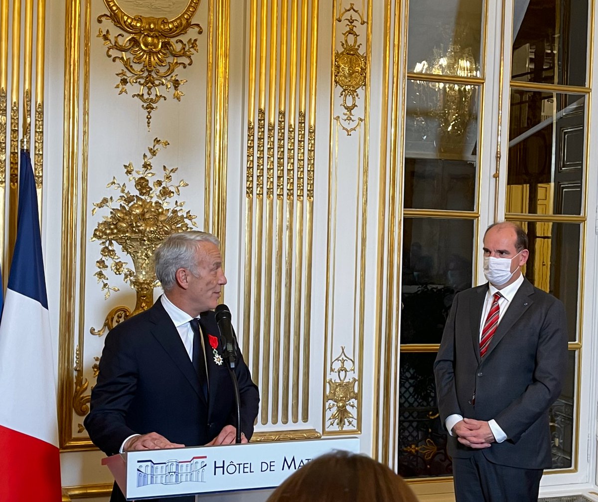 Très bel hommage, on ne peut plus mérité, du Premier Ministre <a href="/JeanCASTEX/">Jean Castex</a> à @patrick01martin, ainsi qu’au <a href="/medef/">Mouvement des Entreprises de France</a> et à tous les entrepreneurs de France. Un immense bravo à Patrick. <a href="/FCDfrance/">Fédération du Commerce et de la Distribution</a>