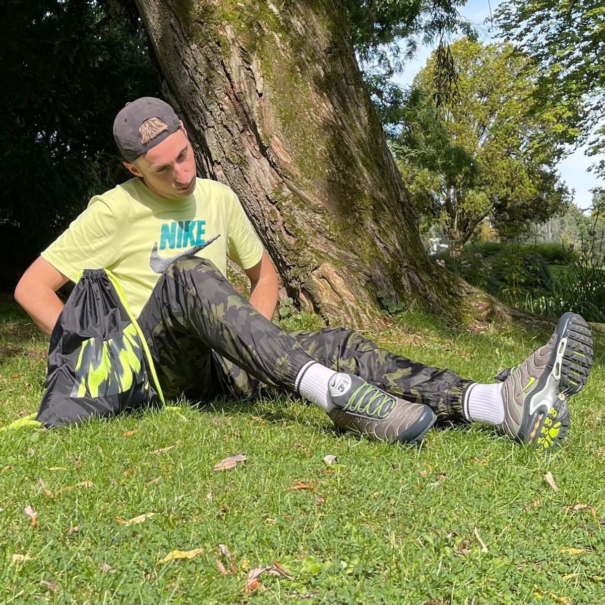 GaySneakersNet's tweet photo. Mon petit doigt me dis que vous en ferez pas qu’un pique nique avec vincentimes 🔥 

👉 Contactez le sur https://t.co/ZUmn1XDu2y 

#Skets #Cho7 #Survet #Kiffeur #Fetish #GaySneakers https://t.co/FjQW02Y7OE
