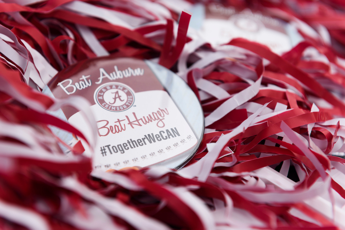 Today is the LAST DAY to help us beat Auburn and reach <a href="/UA_BABH/">Beat Auburn Beat Hunger</a>’s goal of 300,000 pounds of food for <a href="/WestAL_FoodBank/">West AL Food Bank</a>! Visit bit.ly/3HwVdA3 to see how you can donate both in-person and online! #RollTide