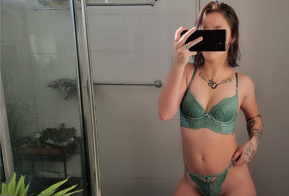 SkyeSupremeOF18's tweet photo. @favlolaa @belleamora1 Time and place babe!!!! https://t.co/4p5gFaq0J0