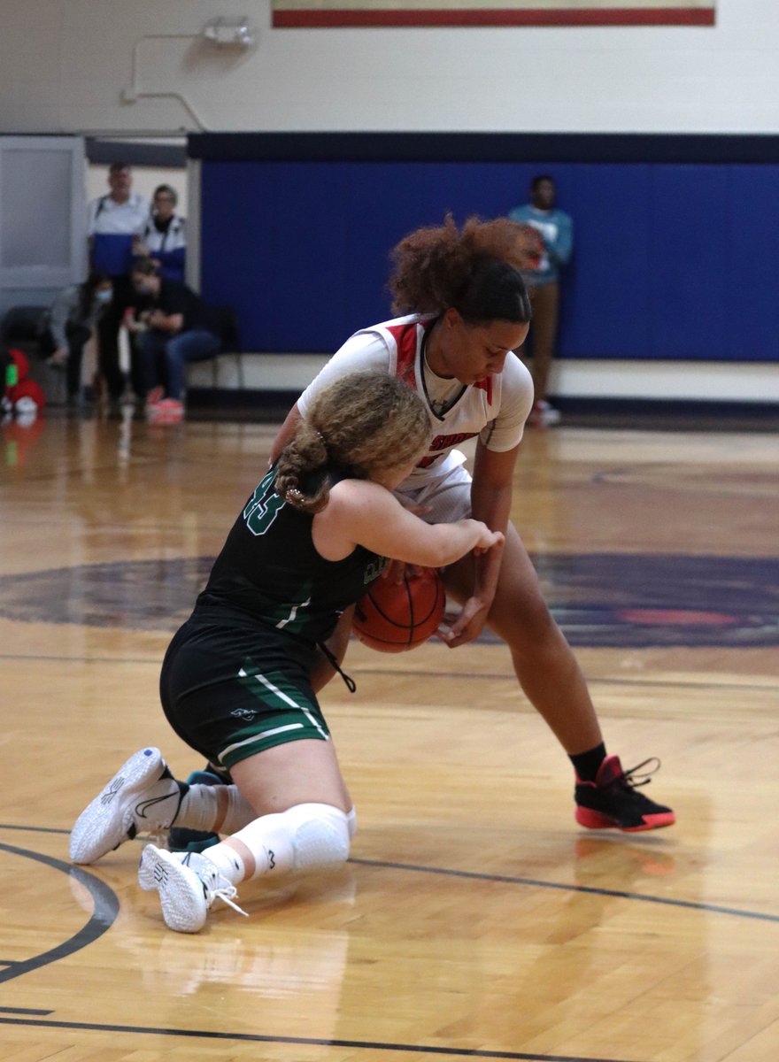 TXInvitational's tweet photo. North Shore wins 73-39 over Clear Falls. #mcdonaldstexasinvitational #northshore #clearfalls https://t.co/kQ8eycufa7