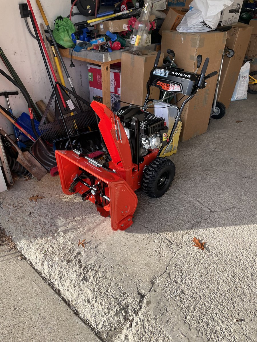 OUFootballFan85's tweet photo. Broke down and did a thing, #SnowInTheForecast https://t.co/NJxfFKnTzV