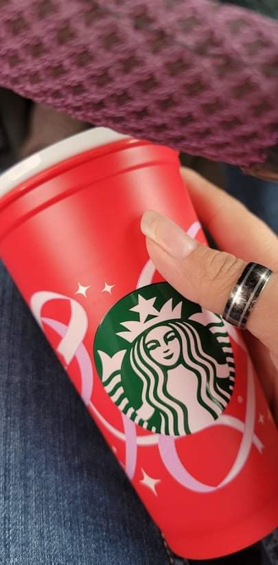 Mely1011's tweet photo. @Starbucks #redcupseason #redcupday  Got mine!!! ❤❤❤ https://t.co/L2eRXpqjTj