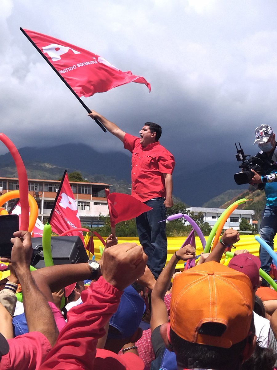 JsmHector's tweet photo. El Pueblo de Mérida en la calle, en una expresión de amor, en apoyo a Nuestro Candidato a la Gobernación @JEHYSONGUZMAN 

Bastante Pueblo hay aquí, Venceremos ! ! !

#MeridaTieneConQue
#VamosConJehyson 

@NicolasMaduro https://t.co/PJgIFrZ8XN