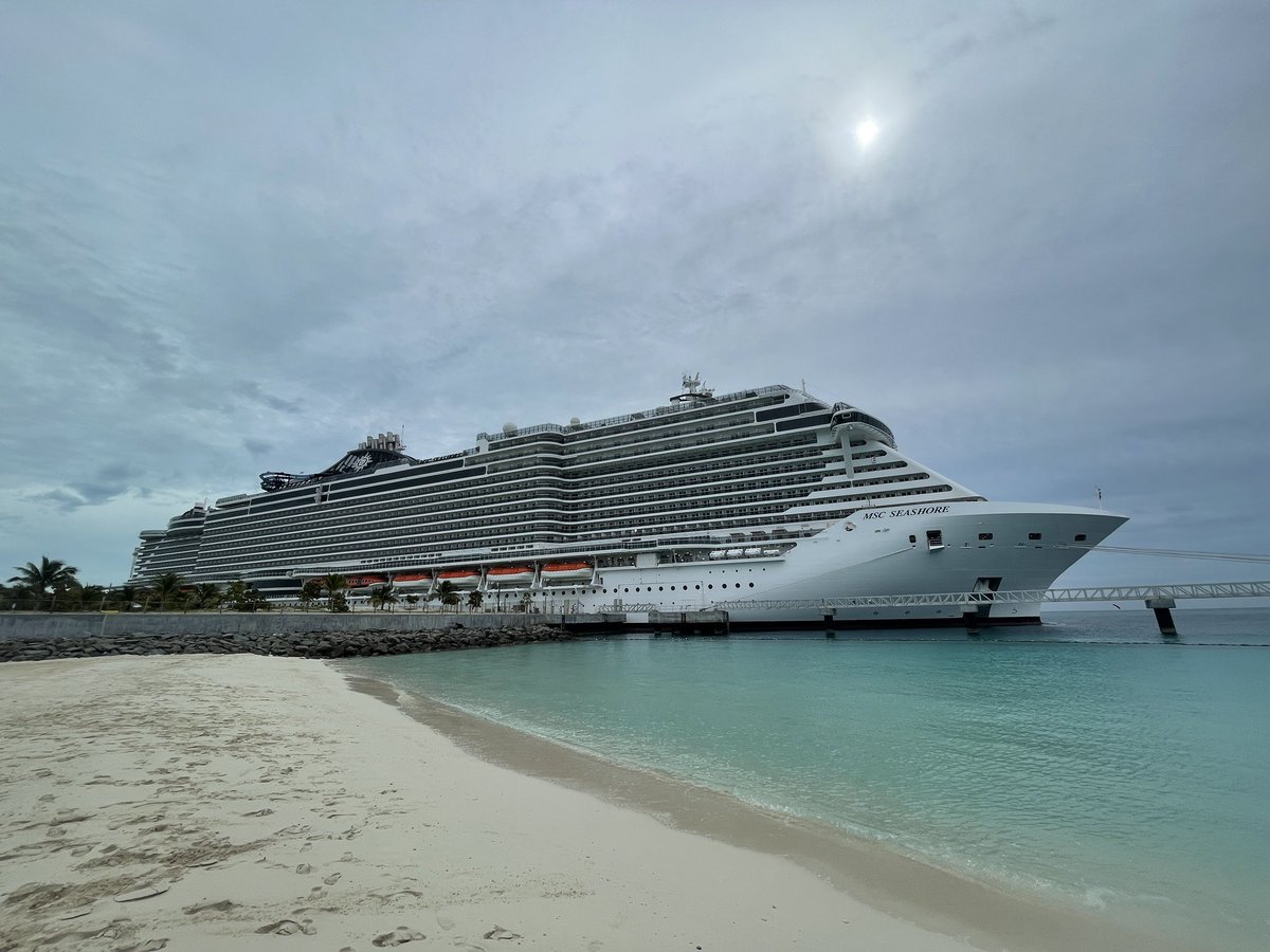 PortholeCruise's tweet photo. First time at @OceanCayMSC! Wow has @MSCCruisesUSA done an amazing job turning this patch of sand into a tropical paradise! #oceancay #mscforme #liveonmsc #mscseashore https://t.co/8c4dA9AiLd