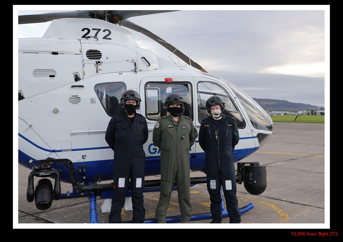 gardainfo's tweet photo. Today, Garda Aircraft 272, an Airbus H135, passed 10,000 flying hours since it arrived in the fleet in 2007
The first image is of today's daytime flight crew at Casement Aerodrome in Baldonnel
The second image is of 272 in flight above Garda HQ
#GardaAirSupportUnit https://t.co/WtU9yul2Po