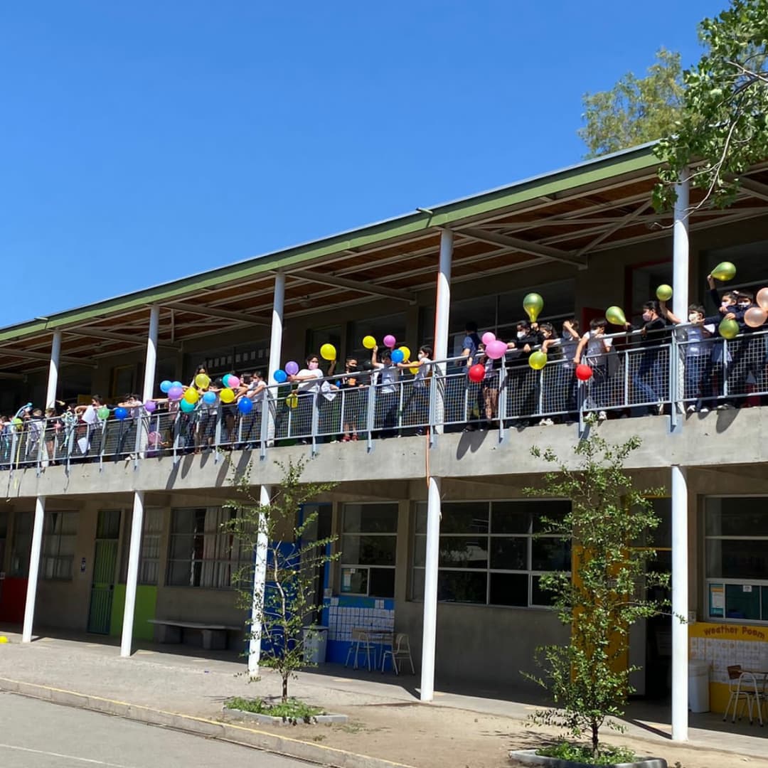 astoreca_'s tweet photo. Con una linda misa y emotivas muestras de cariño, hoy despedimos a la generación 2021 del Colegio San José.
Han dado un gran paso, ahora a dar el siguiente con mucha perseverancia y afán de superación.

#tengoafandesuperacion #soyastoreca #astoreca https://t.co/EWPwR6pUYk