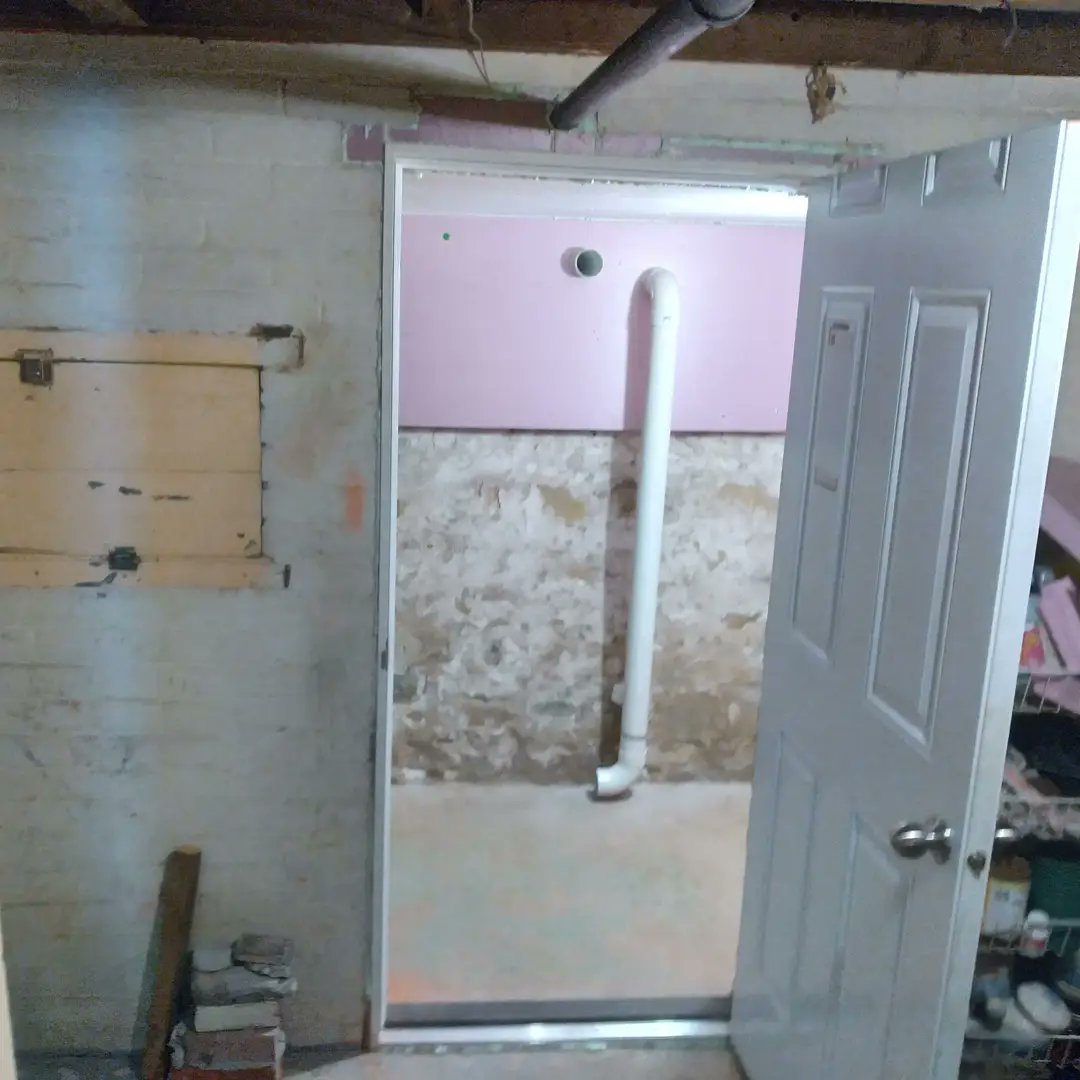 CellarsRoot's tweet photo. Just finished a #RootCellar upgrade to a beautiful Downtown #Guelph home. Upgrades included new door, insulation to walls &amp; dropped ceiling as well as improved venting. They've aready filled it with potatoes, onions and dahlia bulbs! #RootCellaring https://t.co/mHlotCwDq1