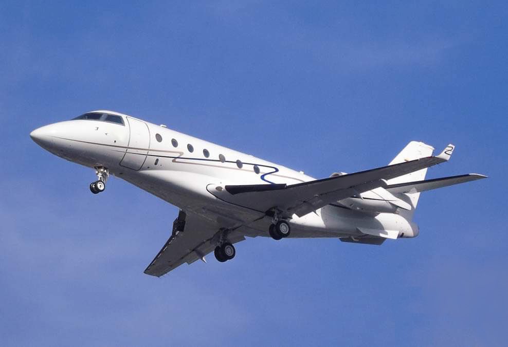 flapper_latam's tweet photo. Este es el Gulfstream G200. Un jet ejecutivo sofisticado con capacidad para 10 personas. 

Tiene alcance intercontinental, así que puede llevarte de Bogotá a Madrid con todas las comodidades, y sin filas y demoras de las aerolíneas comerciales.

¡Vuela con Flapper! 

#FelizJueves https://t.co/L0D87cC6uq