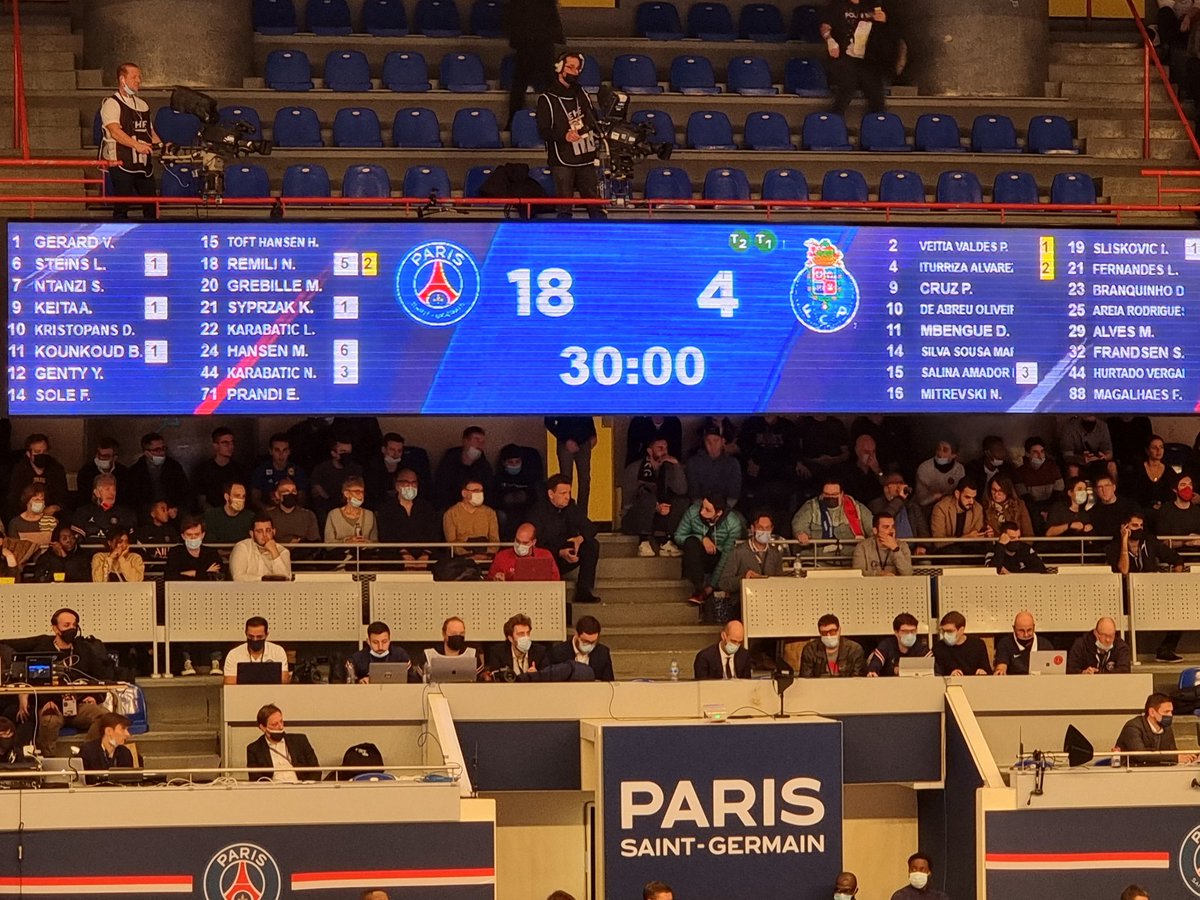 ecrivainscribe's tweet photo. JAMAIS, JAMAIS VU ÇA DE MA VIE DE SUPPORTER DE HAND...
cc @psghand @les_assidus https://t.co/yF5nIVYEPn
