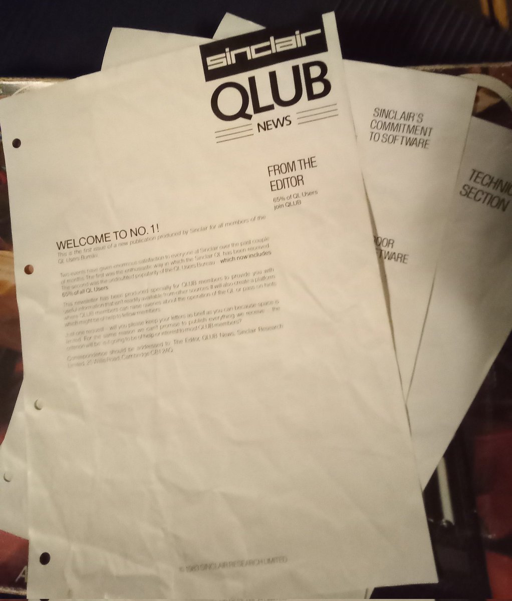 lightmaterials2's tweet photo. I opened my old #Othello game box, and found the first edition of #QLUB magazine, the club for #SinclairQL owners. Dated 1983. https://t.co/mOQdxXgZrb
