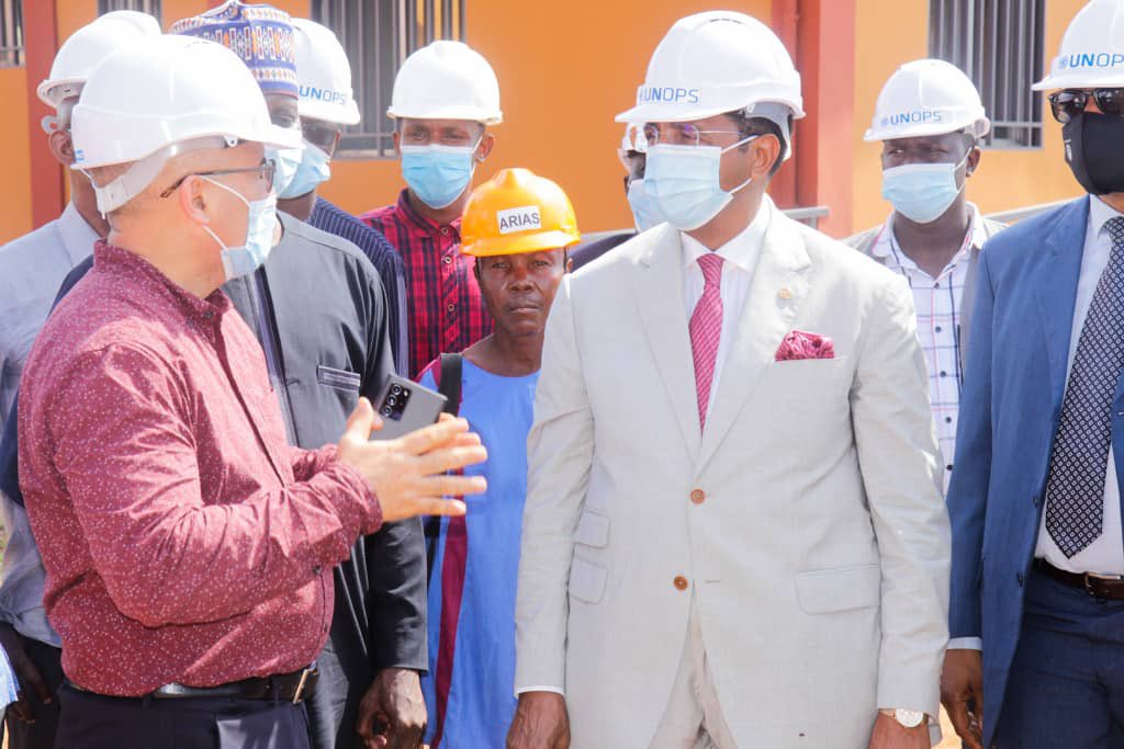 PasspeGuinee's tweet photo. Le Ministre de la Santé et de l’Hygiène publique, Dr Mamadou Pèthé DIALLO a effectué ce Mercredi 17 Nov 2021 une visite à l’hôpital régional Matoto Entag Nord et au CESFARH. Deux grandes infrastructures issues du Projet d’Appui au Secteur de la Santé Post Ebola (PASSPE). https://t.co/5FbJIwWXG4