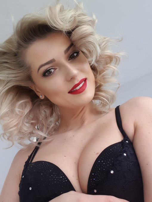 Sandra’s pics and videos