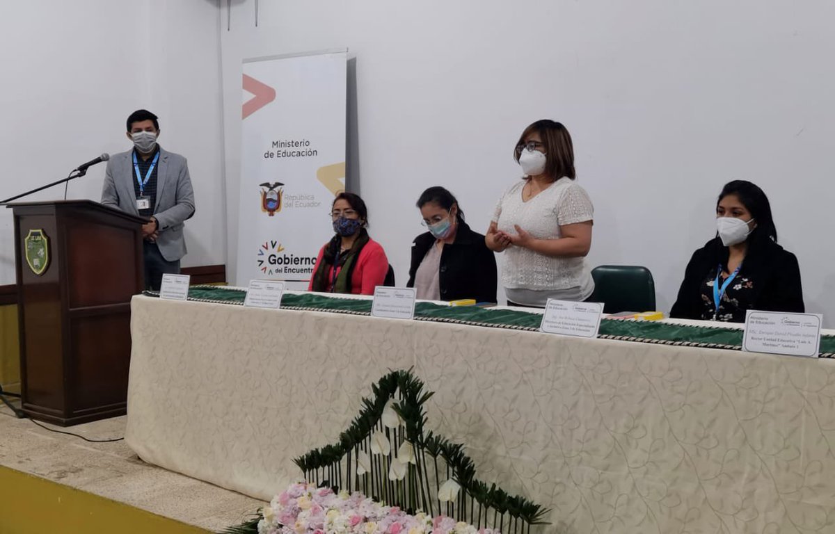 EducacionZ3_Ec's tweet photo. HOY | Se desarrolló la mesa de diálogo para la construcción del repositorio de Innovación Educativa del Ecuador con el objetivo de comprender necesidades territoriales de innovación educativa #FuertesPorLaEducación https://t.co/zc9pf2XySL