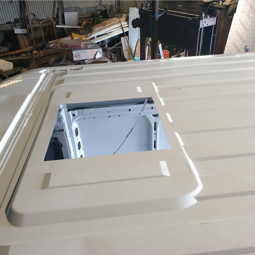 CBFoley's tweet photo. 21/ Day 9 Part 2:
GO TOBANN 😱😱
A hole! Theres a hole in the roof 😬
#SelfBuild #SelfBuildVan #SelfBuildDiary #VanLife #VanLifeDiary #VanLifeDiary https://t.co/aAi0OBh19s