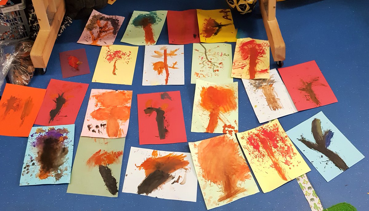 Ms_Mahmood_'s tweet photo. Primary 3's exploring texture with nature. https://t.co/K5txcBhBnc