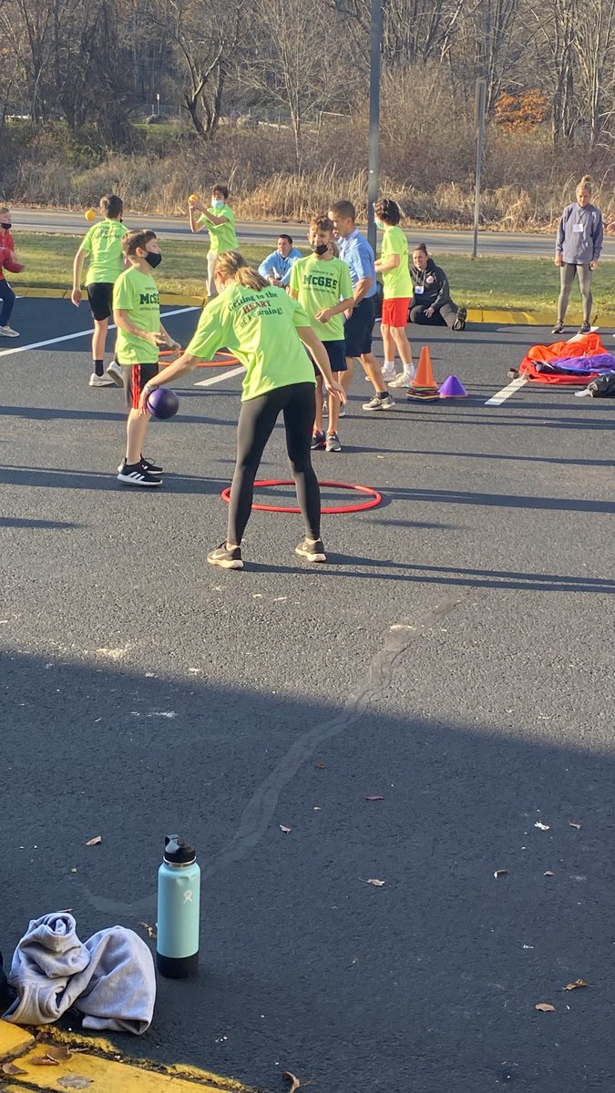 trastefano's tweet photo. @PEtop5 presenting during our @CTAHPERD conference! #flexible #adaptable #makingitwork outside! #physed #qualityprofessionaldevelopment #cheersto100cheers @OPENPhysEd @SHAPE_America https://t.co/JgRjO7u2IW